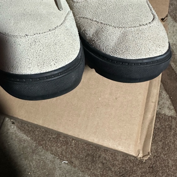 Vans Cream Sneakers Sleek Design Everyday Comfort - Picture 12 of 12